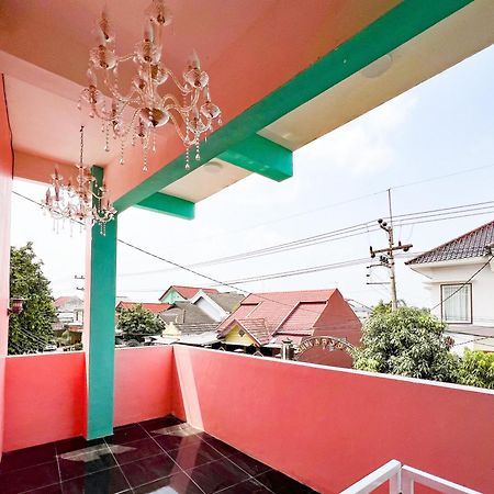 Reddoorz Near Sunrise Mall Mojokerto Exterior foto