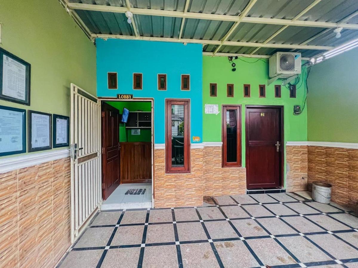 Reddoorz Near Sunrise Mall Mojokerto Exterior foto