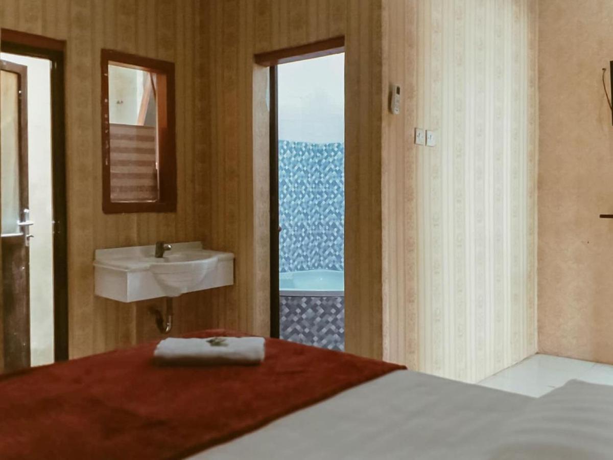 Reddoorz Near Sunrise Mall Mojokerto Exterior foto