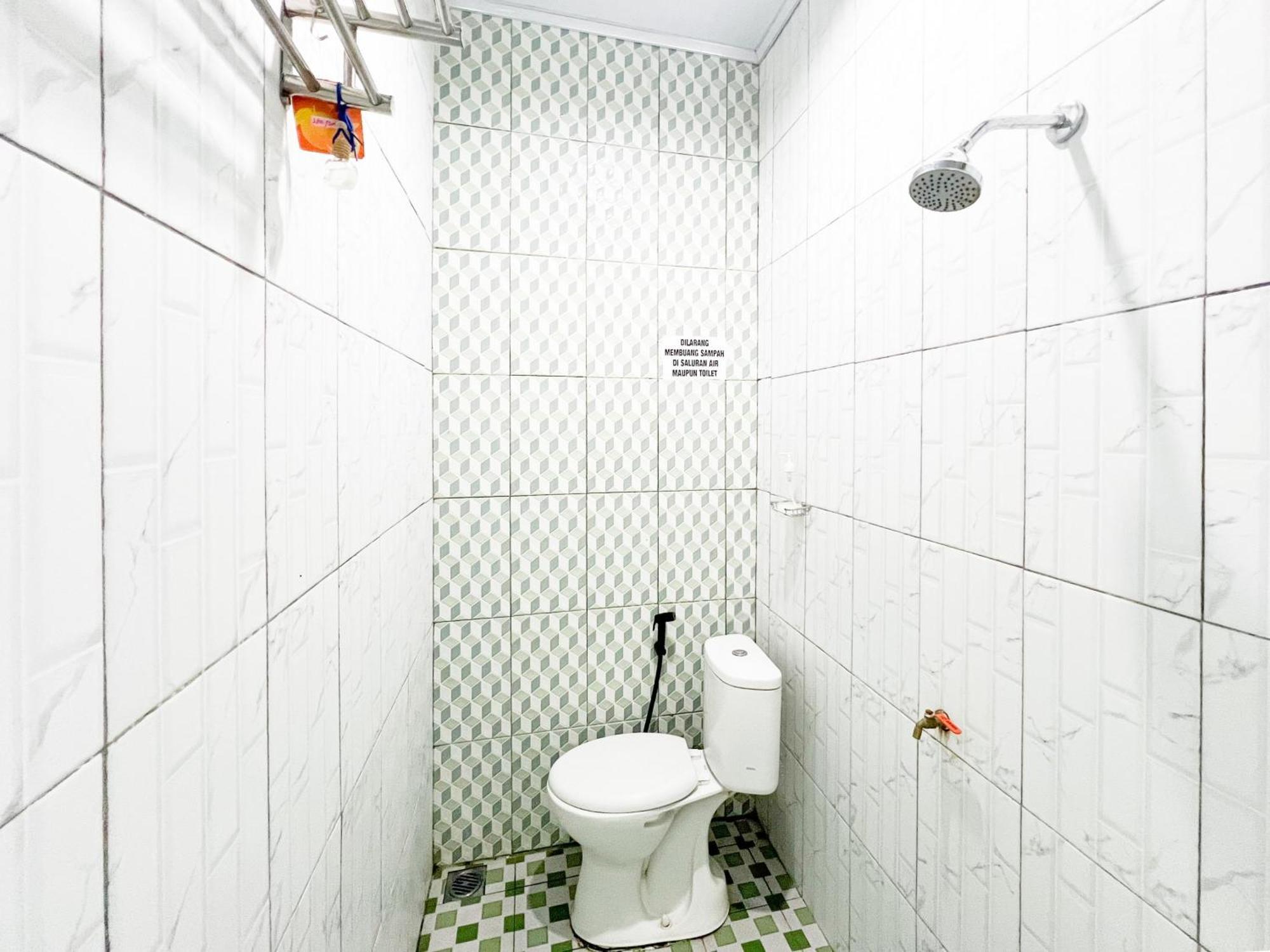 Reddoorz Near Sunrise Mall Mojokerto Exterior foto