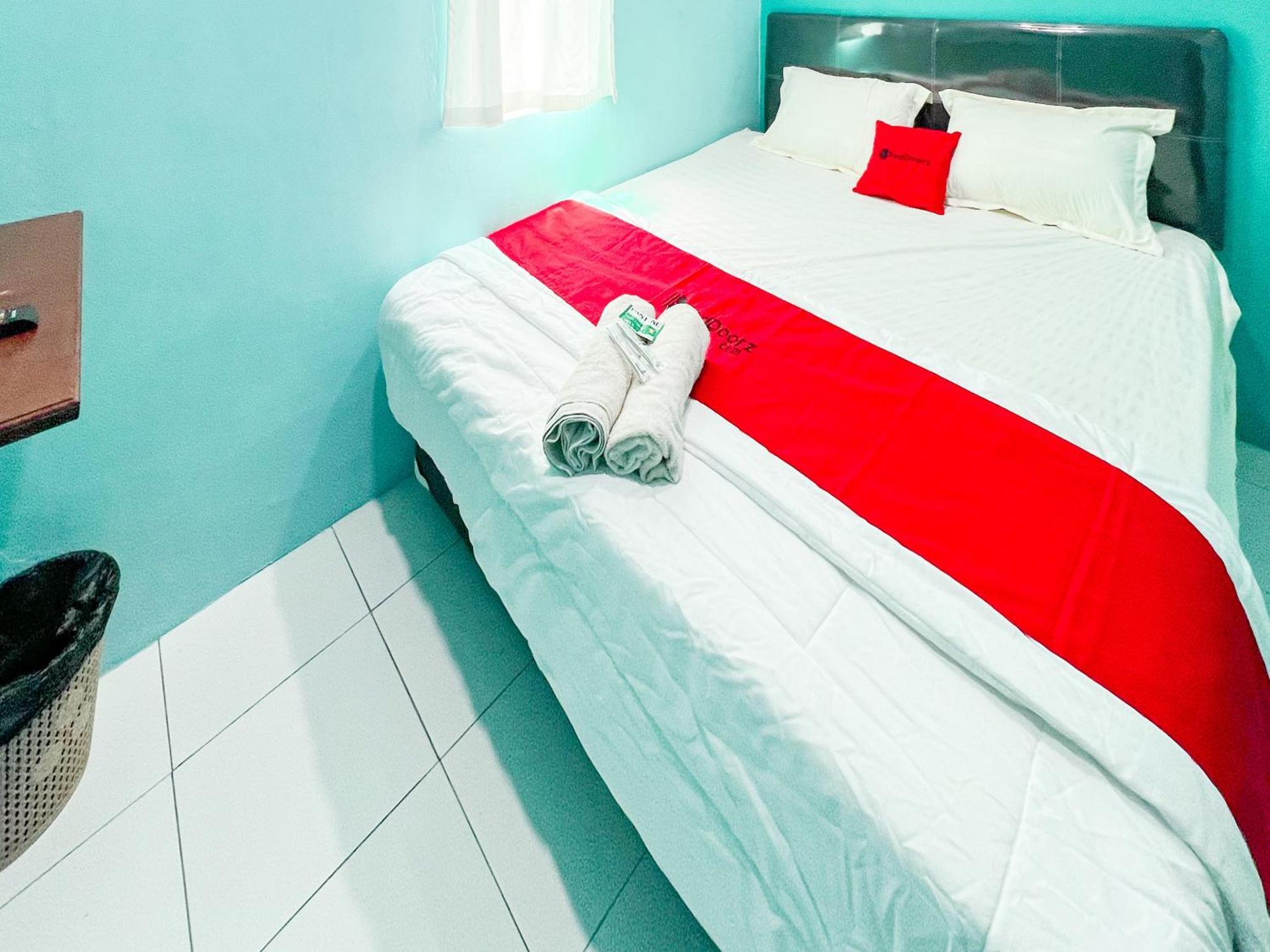 Reddoorz Near Sunrise Mall Mojokerto Exterior foto