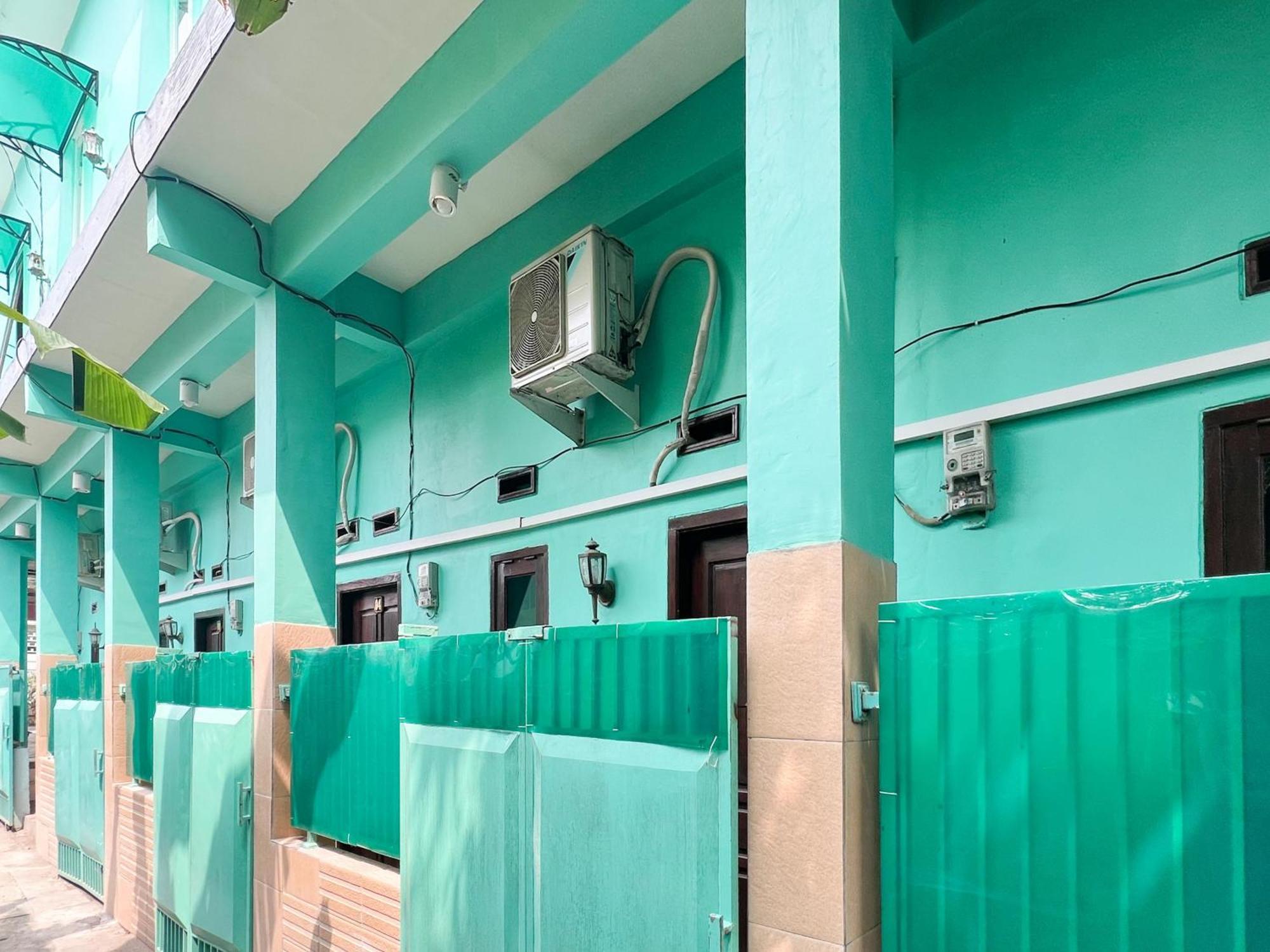 Reddoorz Near Sunrise Mall Mojokerto Exterior foto