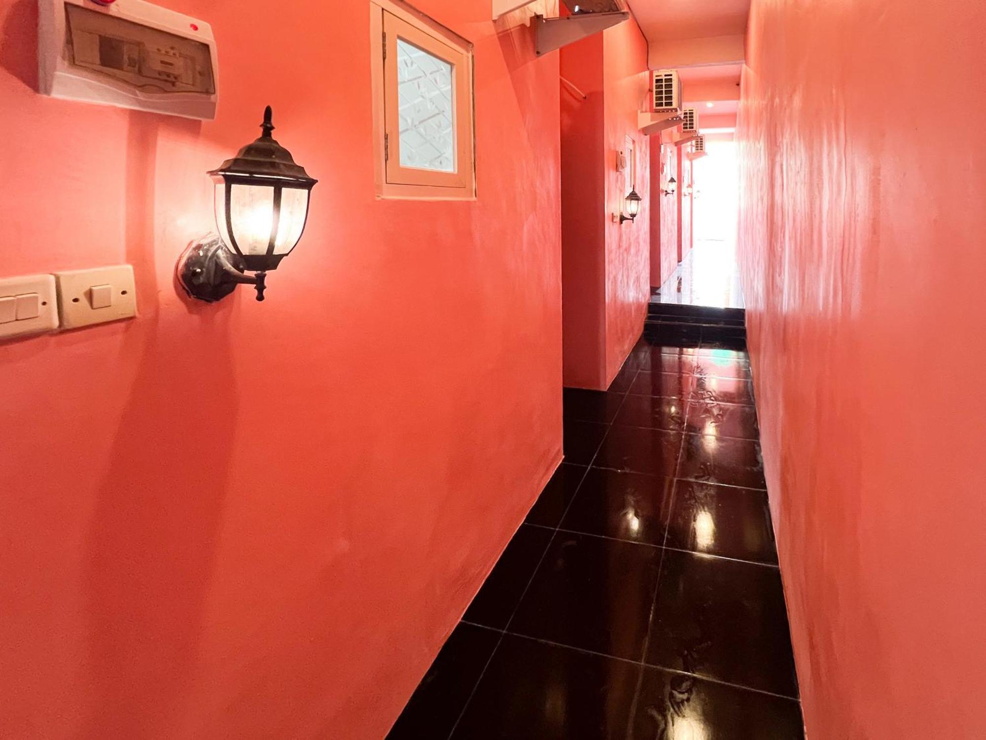 Reddoorz Near Sunrise Mall Mojokerto Exterior foto
